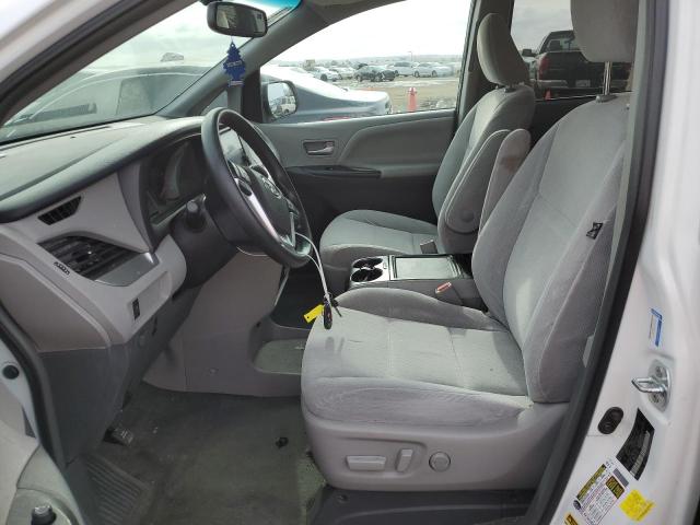 Photo 6 VIN: 5TDKZ3DC8HS879650 - TOYOTA SIENNA LE 