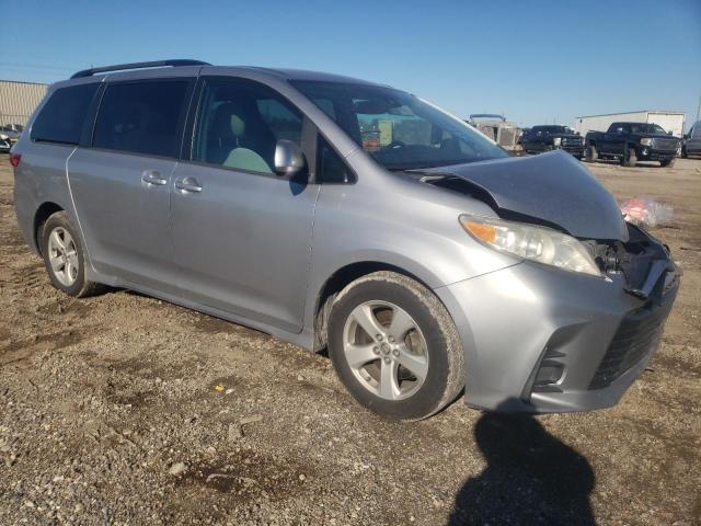 Photo 3 VIN: 5TDKZ3DC8JS927766 - TOYOTA SIENNA LE 