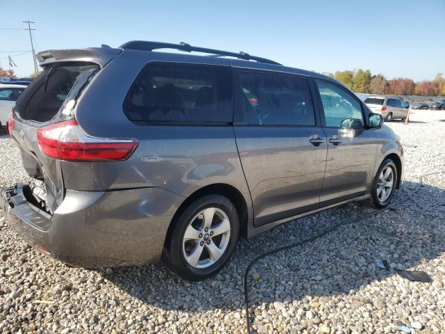 Photo 2 VIN: 5TDKZ3DC8JS938900 - TOYOTA SIENNA LE 