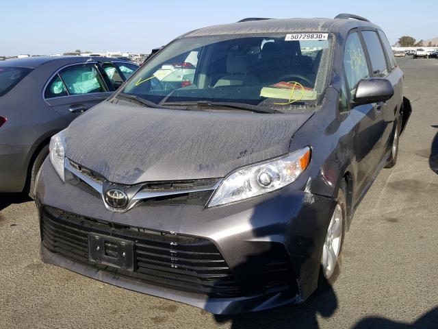 Photo 1 VIN: 5TDKZ3DC8JS964199 - TOYOTA SIENNA LE 