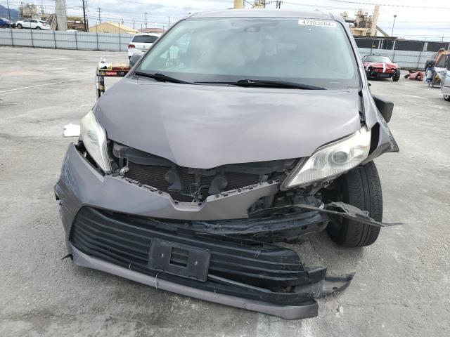 Photo 4 VIN: 5TDKZ3DC8KS995616 - TOYOTA SIENNA LE 