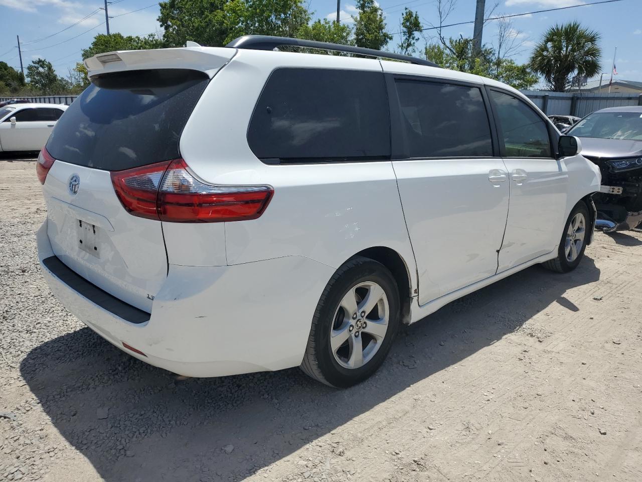 Photo 2 VIN: 5TDKZ3DC8LS059495 - TOYOTA SIENNA 