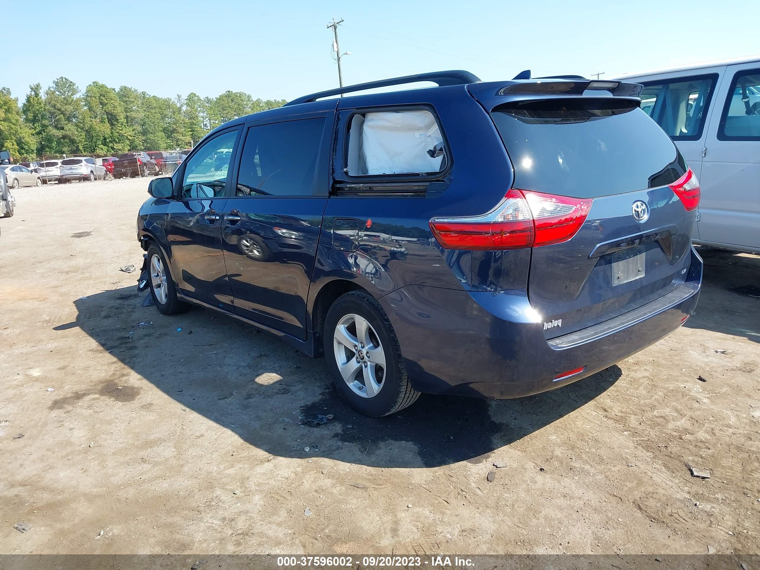 Photo 2 VIN: 5TDKZ3DC8LS083912 - TOYOTA SIENNA 