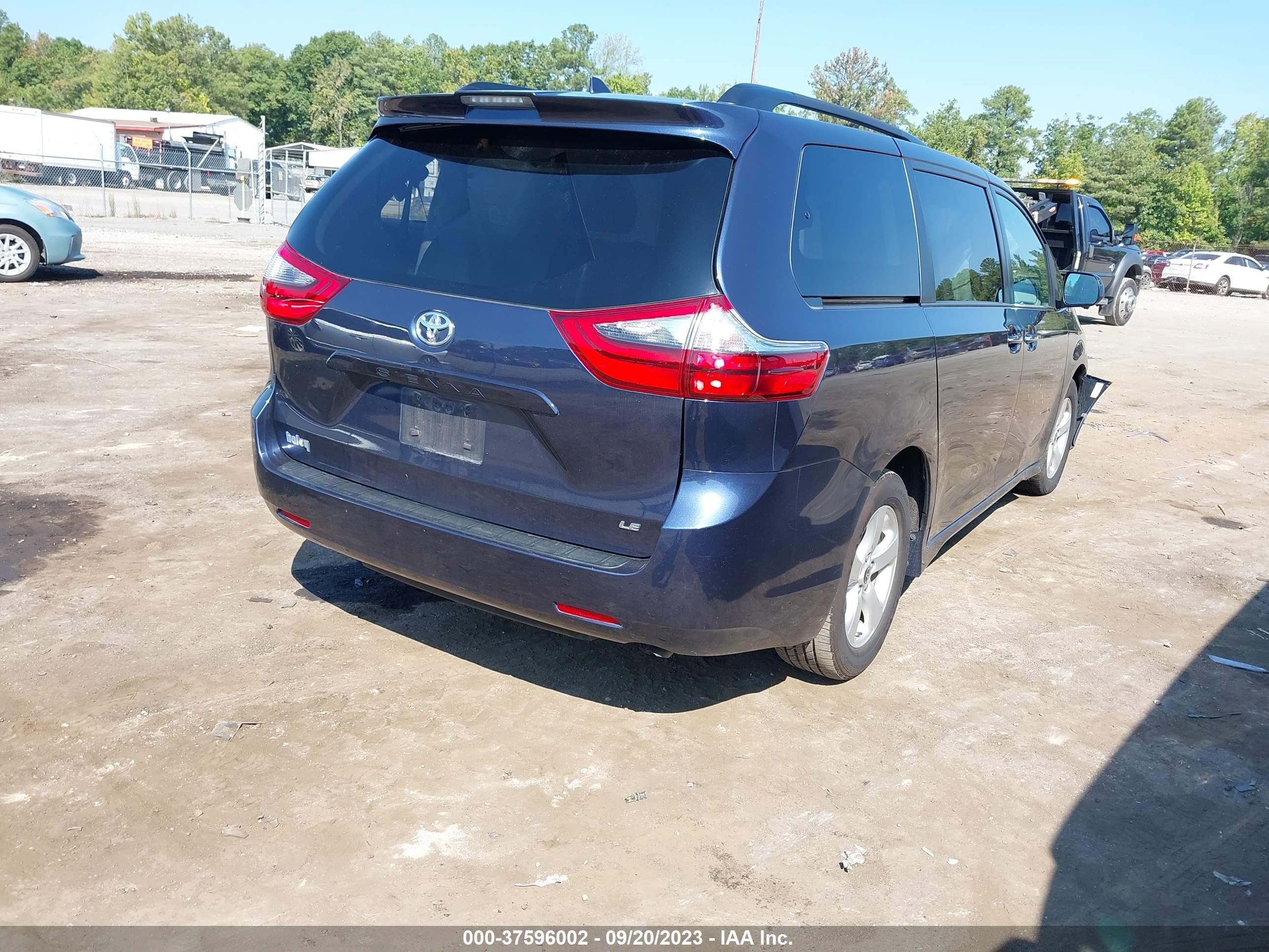 Photo 3 VIN: 5TDKZ3DC8LS083912 - TOYOTA SIENNA 