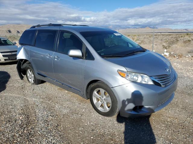 Photo 3 VIN: 5TDKZ3DC9HS777127 - TOYOTA SIENNA LE 