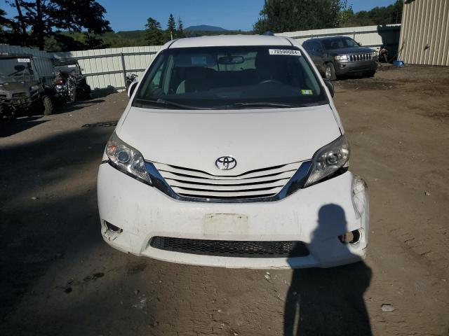 Photo 4 VIN: 5TDKZ3DC9HS790637 - TOYOTA SIENNA LE 