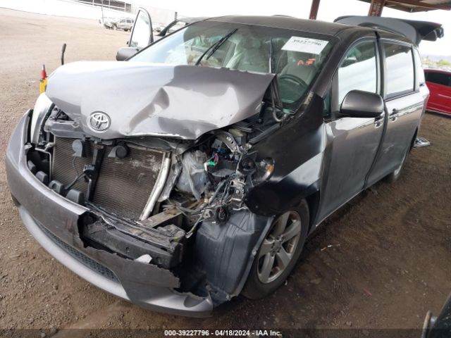 Photo 1 VIN: 5TDKZ3DC9HS820980 - TOYOTA SIENNA 