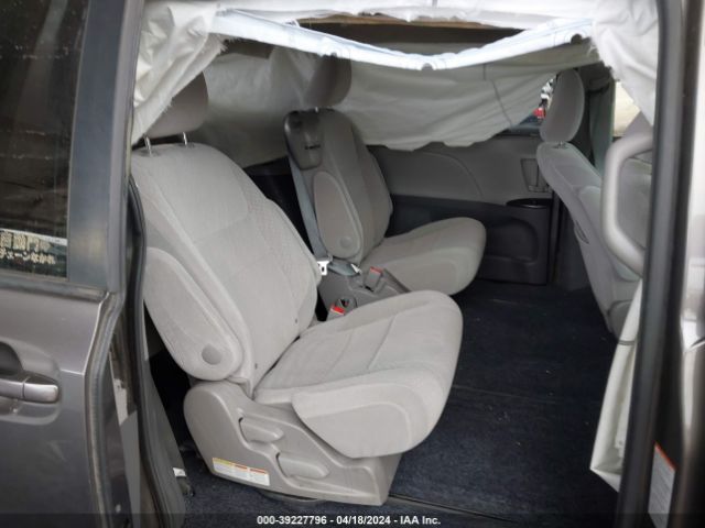 Photo 7 VIN: 5TDKZ3DC9HS820980 - TOYOTA SIENNA 