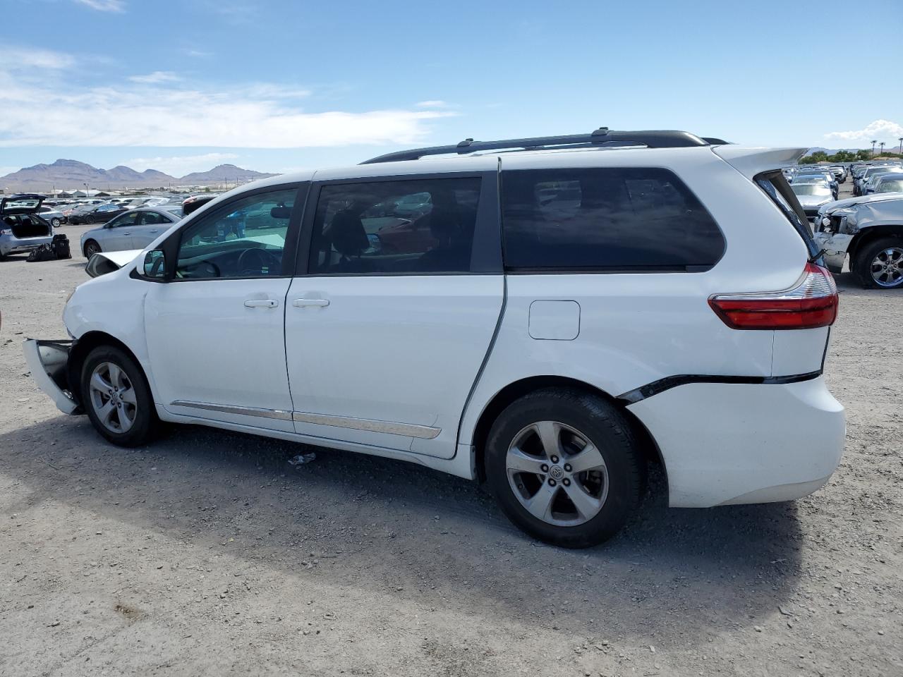 Photo 1 VIN: 5TDKZ3DC9HS843109 - TOYOTA SIENNA 