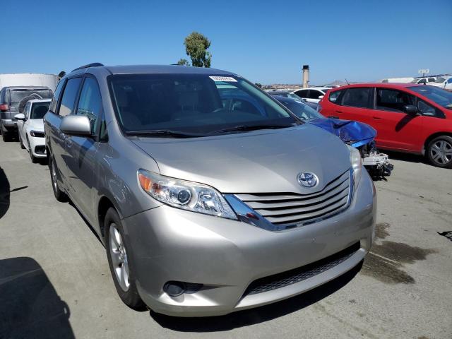 Photo 3 VIN: 5TDKZ3DC9HS847368 - TOYOTA SIENNA LE 