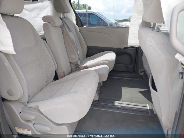 Photo 7 VIN: 5TDKZ3DC9HS850724 - TOYOTA SIENNA 