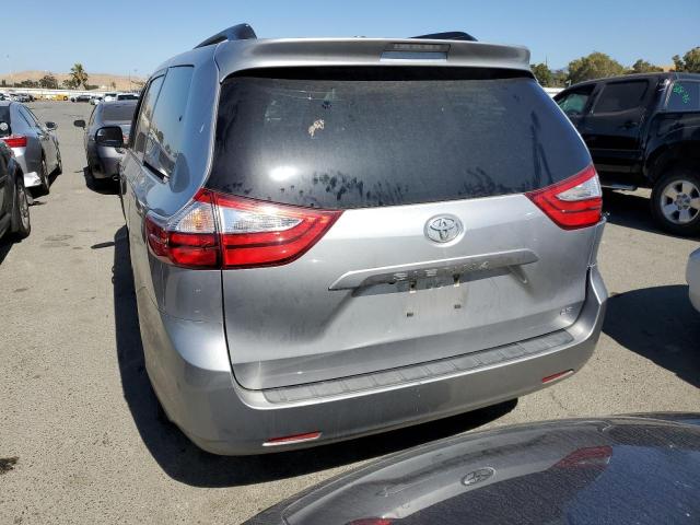 Photo 5 VIN: 5TDKZ3DC9HS857902 - TOYOTA SIENNA LE 