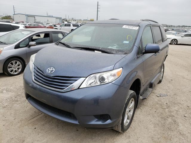 Photo 1 VIN: 5TDKZ3DC9HS864882 - TOYOTA SIENNA LE 