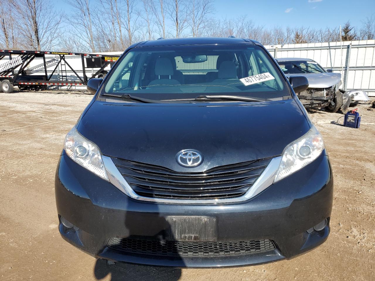 Photo 4 VIN: 5TDKZ3DC9HS874182 - TOYOTA SIENNA 