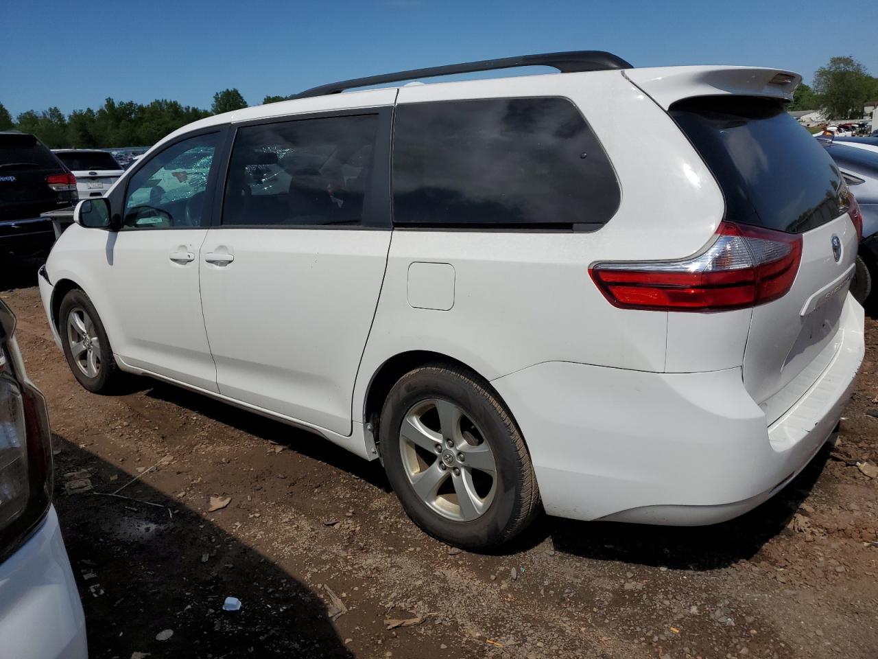 Photo 1 VIN: 5TDKZ3DC9HS884680 - TOYOTA SIENNA 