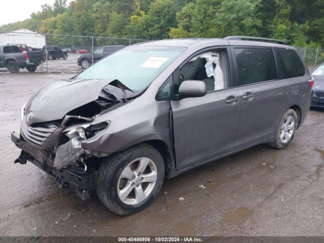 Photo 1 VIN: 5TDKZ3DC9HS889569 - TOYOTA SIENNA 