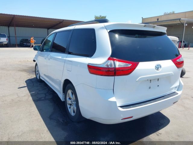 Photo 2 VIN: 5TDKZ3DC9JS920535 - TOYOTA SIENNA 