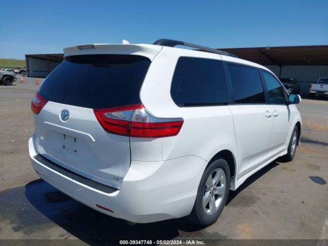 Photo 3 VIN: 5TDKZ3DC9JS920535 - TOYOTA SIENNA 