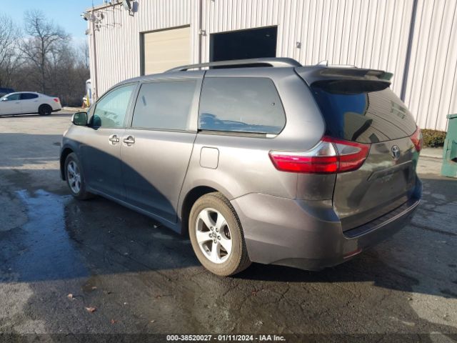 Photo 2 VIN: 5TDKZ3DC9KS969543 - TOYOTA SIENNA 