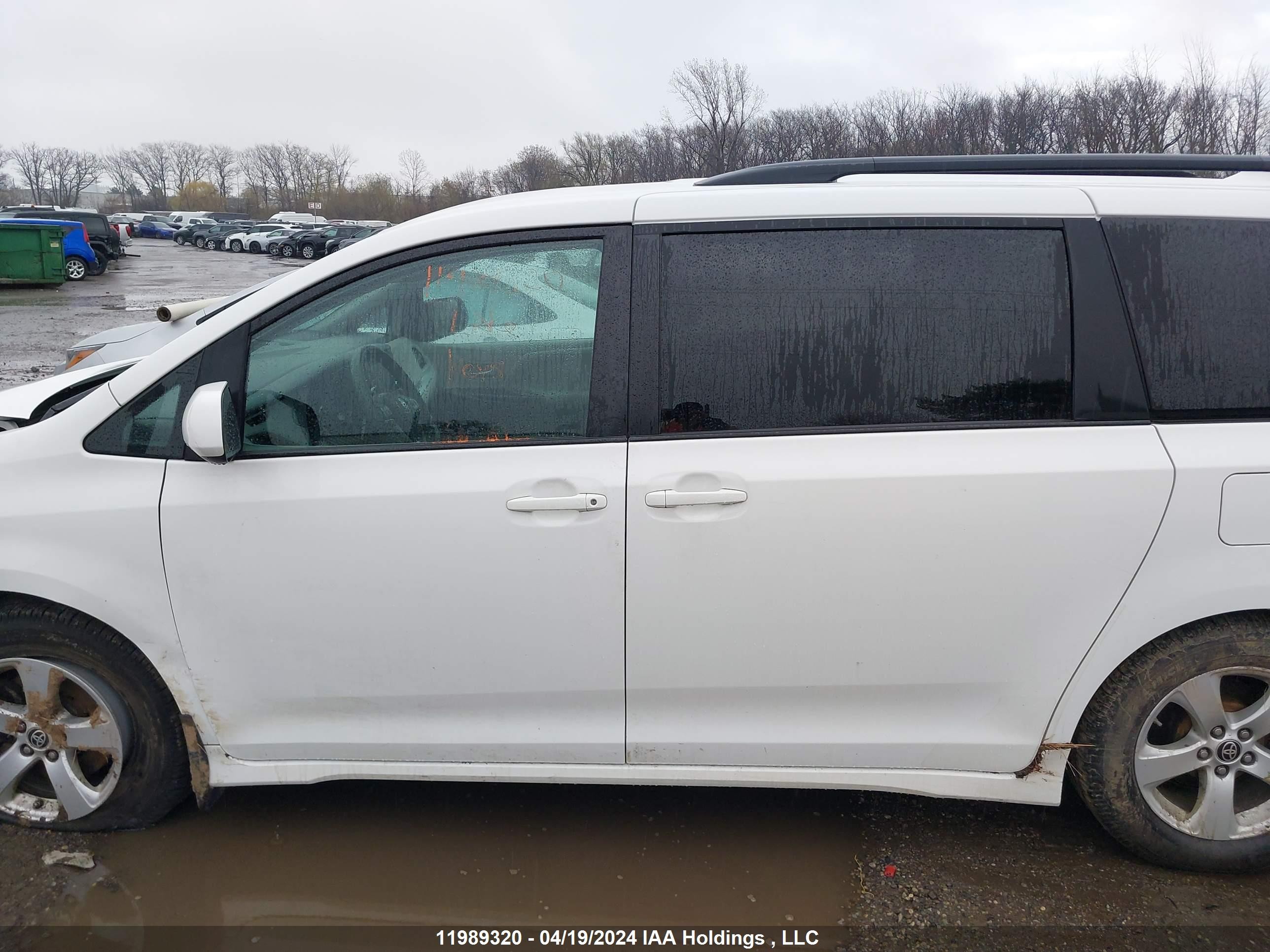 Photo 14 VIN: 5TDKZ3DC9LS070148 - TOYOTA SIENNA 