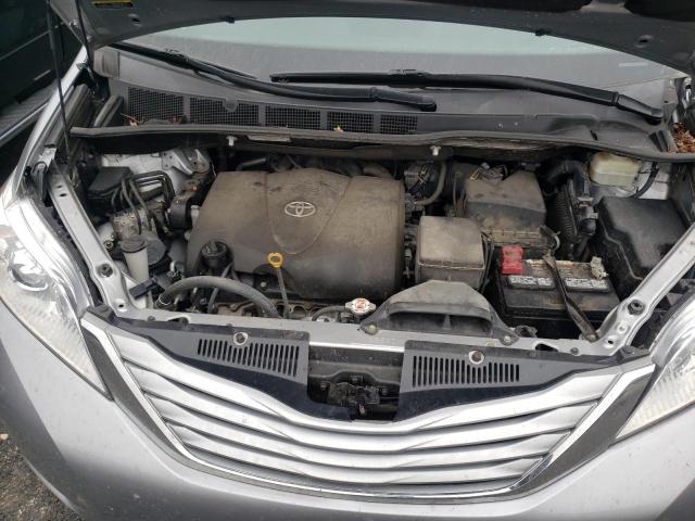 Photo 6 VIN: 5TDKZ3DCXHS770445 - TOYOTA SIENNA LE 