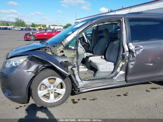 Photo 5 VIN: 5TDKZ3DCXHS777573 - TOYOTA SIENNA 