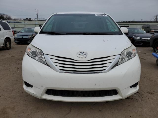 Photo 4 VIN: 5TDKZ3DCXHS790436 - TOYOTA SIENNA LE 