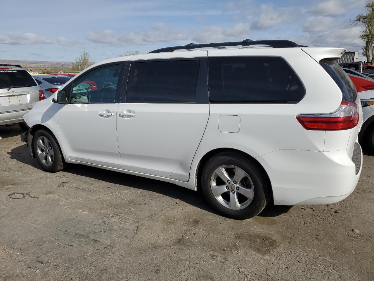 Photo 1 VIN: 5TDKZ3DCXHS793997 - TOYOTA SIENNA 