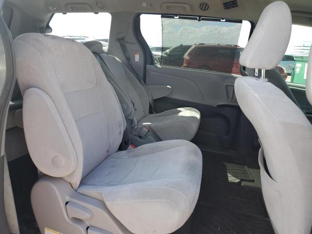 Photo 9 VIN: 5TDKZ3DCXHS795510 - TOYOTA SIENNA LE 