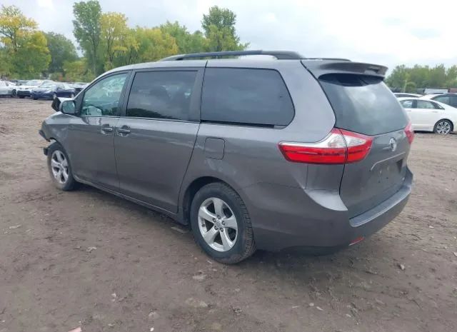 Photo 2 VIN: 5TDKZ3DCXHS797497 - TOYOTA SIENNA 