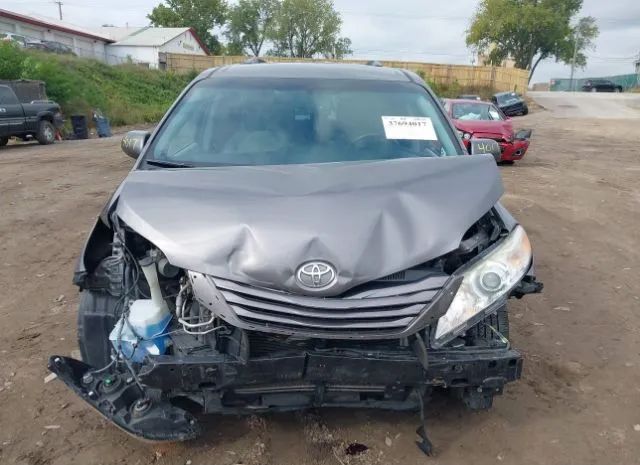 Photo 9 VIN: 5TDKZ3DCXHS797497 - TOYOTA SIENNA 