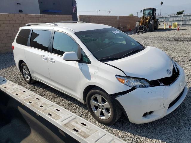 Photo 3 VIN: 5TDKZ3DCXHS804271 - TOYOTA SIENNA LE 