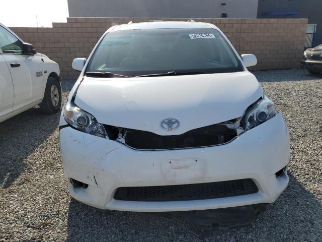 Photo 4 VIN: 5TDKZ3DCXHS804271 - TOYOTA SIENNA LE 