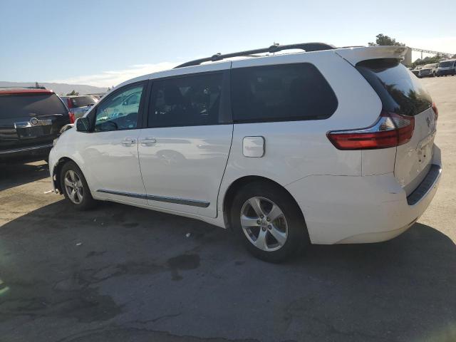 Photo 1 VIN: 5TDKZ3DCXHS819000 - TOYOTA SIENNA LE 