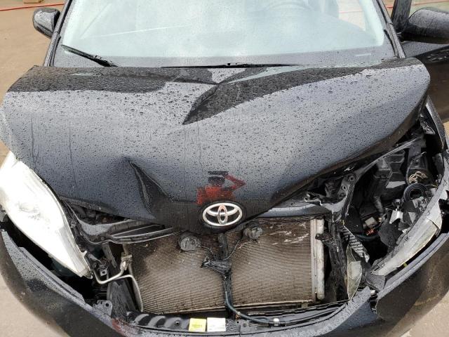 Photo 11 VIN: 5TDKZ3DCXHS830627 - TOYOTA SIENNA LE 