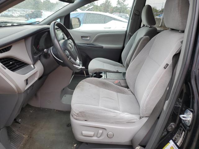 Photo 6 VIN: 5TDKZ3DCXHS830627 - TOYOTA SIENNA LE 