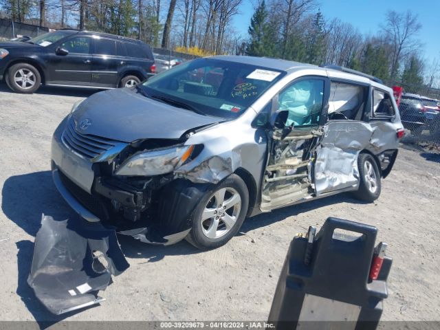 Photo 1 VIN: 5TDKZ3DCXHS862462 - TOYOTA SIENNA 