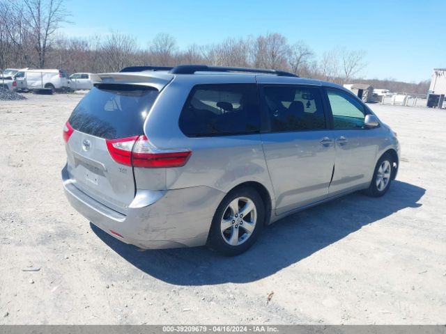 Photo 3 VIN: 5TDKZ3DCXHS862462 - TOYOTA SIENNA 