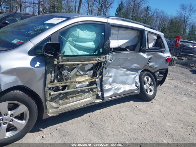 Photo 5 VIN: 5TDKZ3DCXHS862462 - TOYOTA SIENNA 