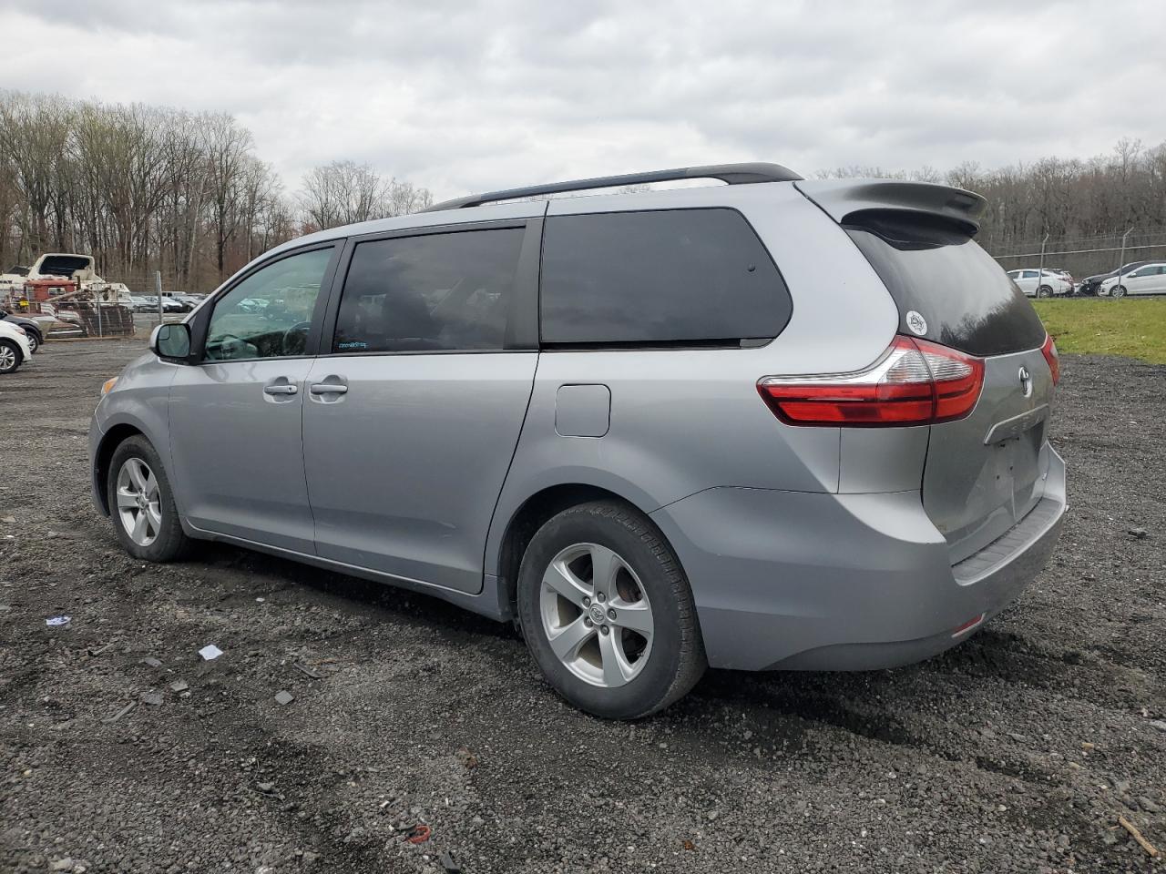 Photo 1 VIN: 5TDKZ3DCXHS863966 - TOYOTA SIENNA 