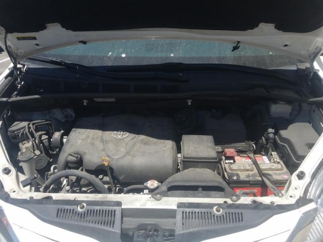 Photo 6 VIN: 5TDKZ3DCXHS882775 - TOYOTA SIENNA LE 