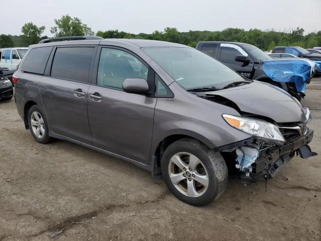 Photo 3 VIN: 5TDKZ3DCXJS912072 - TOYOTA SIENNA LE 