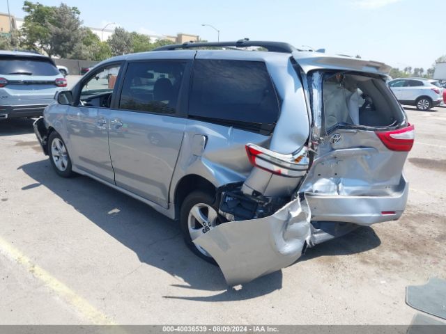 Photo 2 VIN: 5TDKZ3DCXJS922469 - TOYOTA SIENNA 