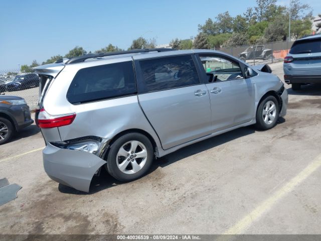 Photo 3 VIN: 5TDKZ3DCXJS922469 - TOYOTA SIENNA 