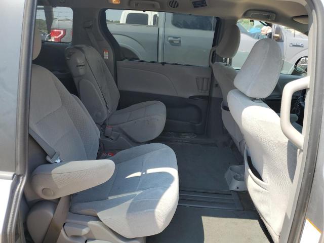 Photo 10 VIN: 5TDKZ3DCXJS928305 - TOYOTA SIENNA LE 