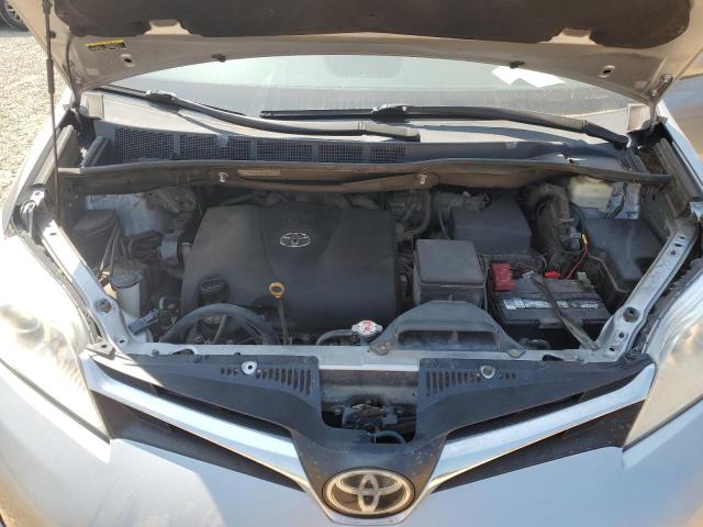 Photo 11 VIN: 5TDKZ3DCXJS928305 - TOYOTA SIENNA LE 