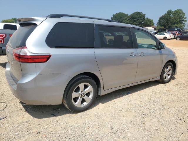 Photo 2 VIN: 5TDKZ3DCXJS928305 - TOYOTA SIENNA LE 