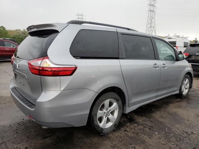 Photo 2 VIN: 5TDKZ3DCXJS932418 - TOYOTA SIENNA LE 