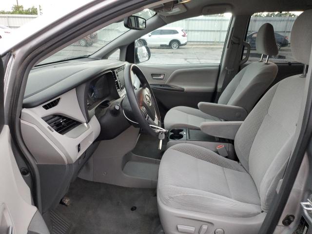 Photo 6 VIN: 5TDKZ3DCXJS932418 - TOYOTA SIENNA LE 