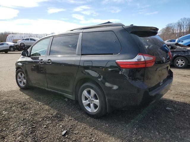 Photo 1 VIN: 5TDKZ3DCXJS956136 - TOYOTA SIENNA LE 